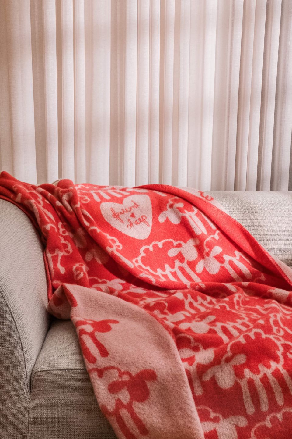 Friendsheep villane pleed punane