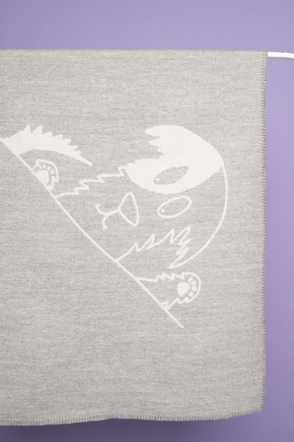 Kes seal on? Kutsu meriinotekike hall / valge