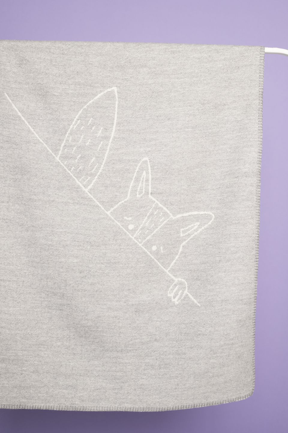 Kes seal on? Rebane meriinotekike hall / valge